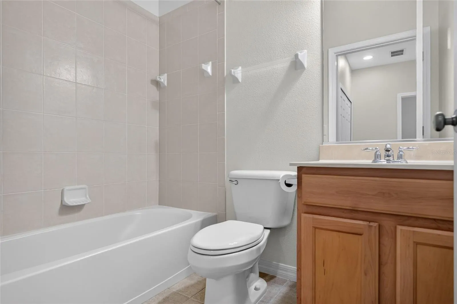 Guest bath with tub and shower