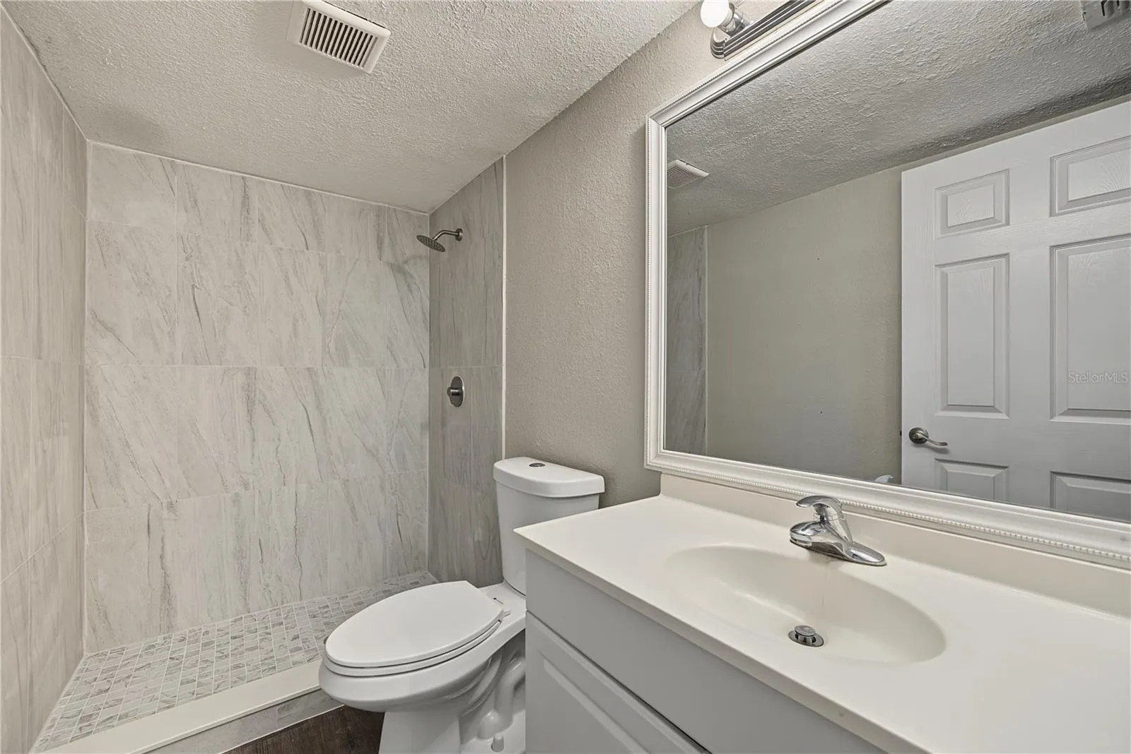 Primary Suites - Bathroom