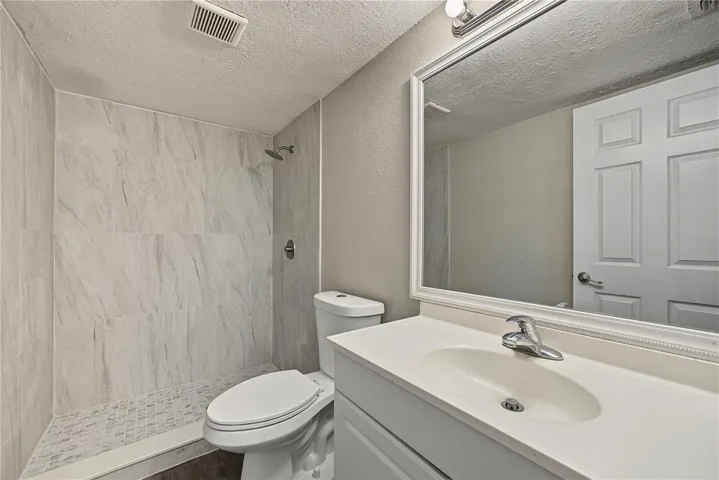 Primary Suites - Bathroom