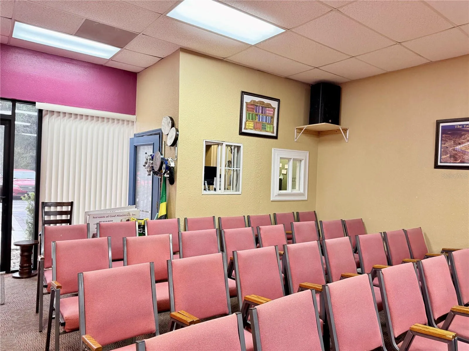 AV ROOM IN CORNER