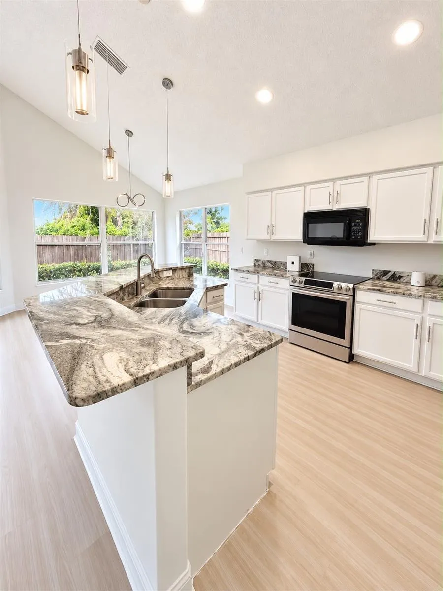 Kitchen / Dinette