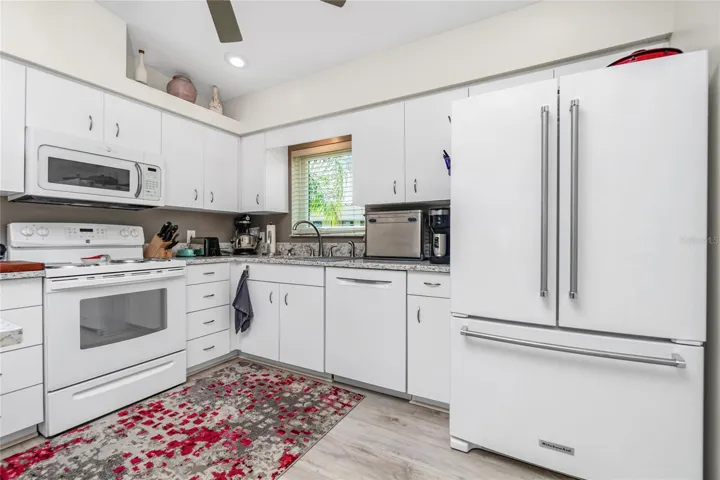 Beautiful Quartz countertops!