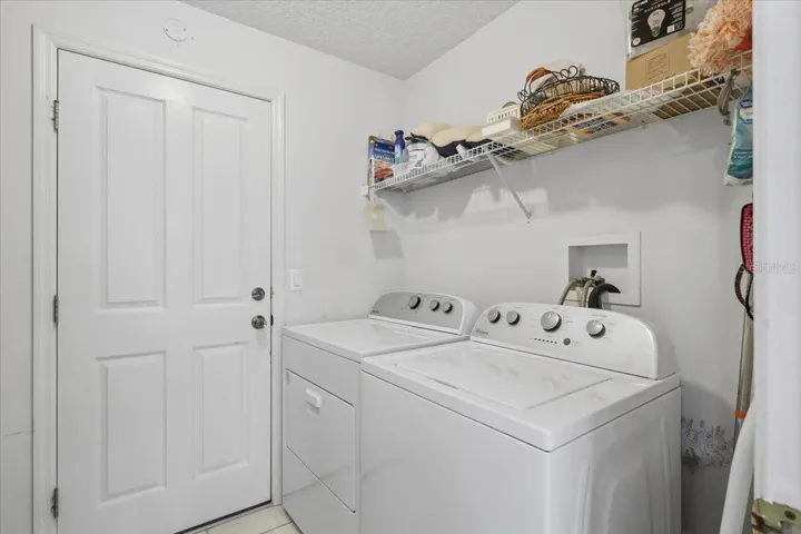 Laundry room with Sink and Storage