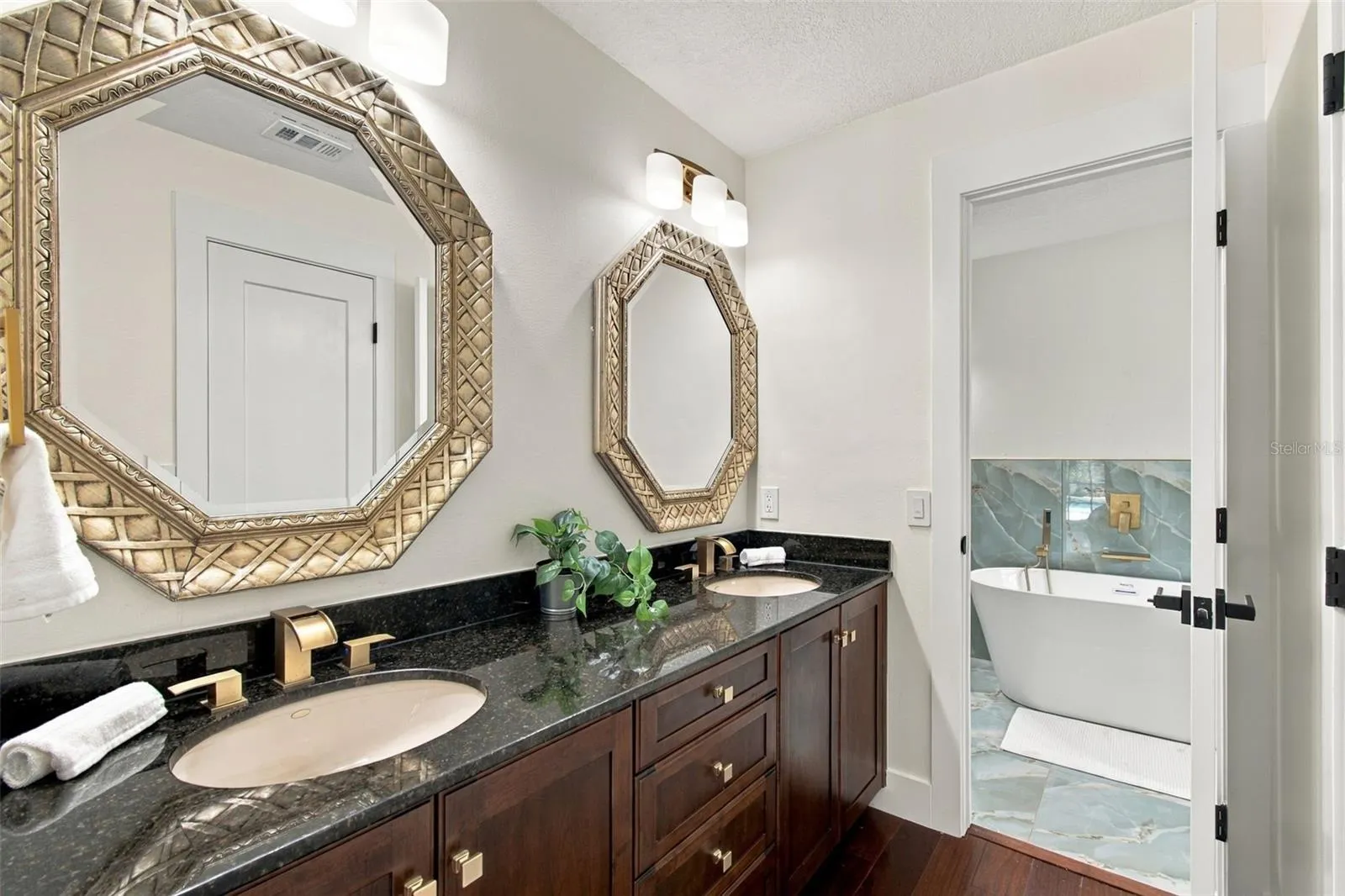 Double Vanity Ensuite
