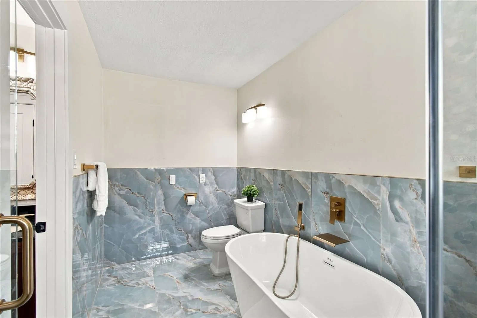 Double Vanity Ensuite
