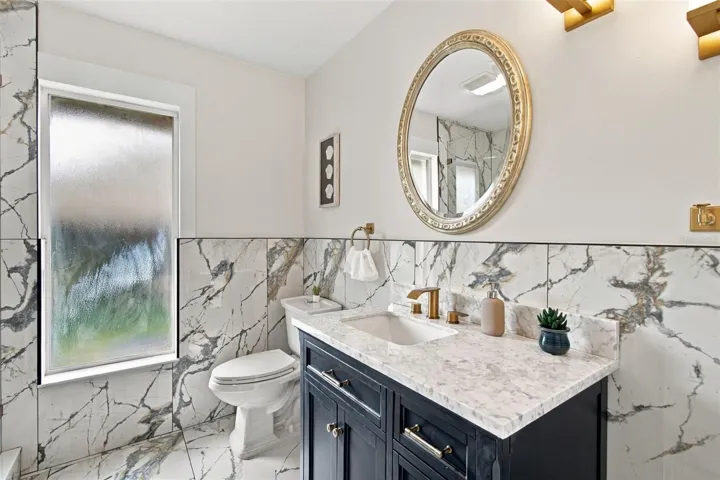 2nd Bathroom