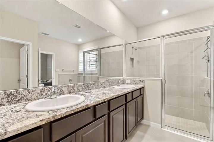 Primary en suite