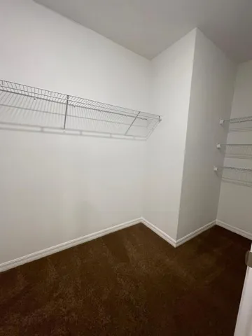 MASTER WALKIN CLOSET