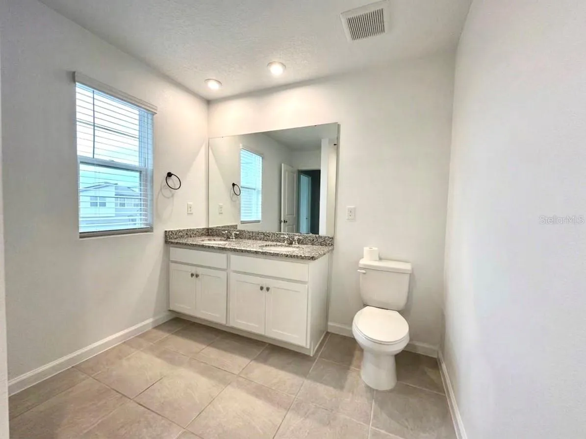 Second Bathroom uptairs