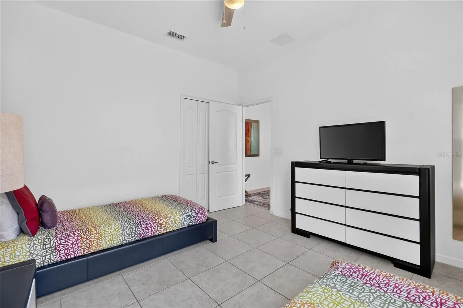 Plenty of space.  Could add more space with bunk beds here