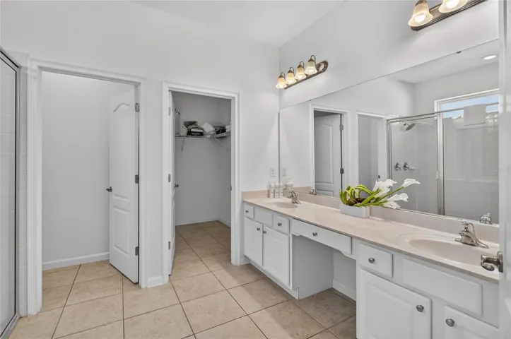 Another bathroom with double sinks