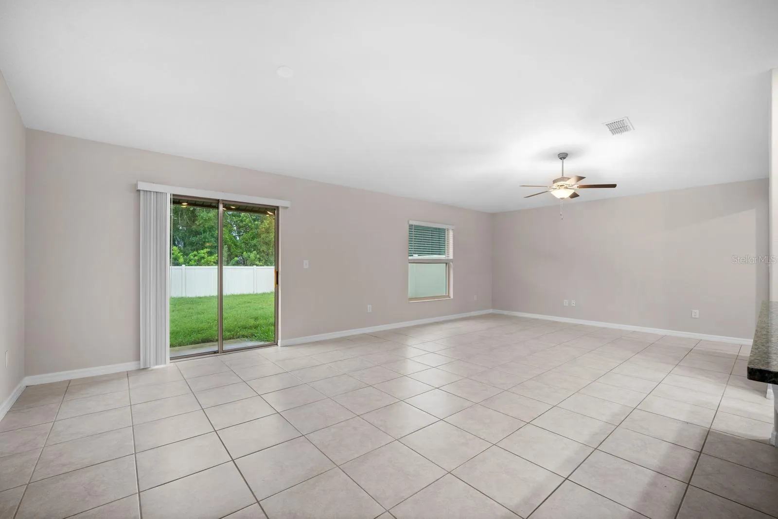 Large Living Room/ Dinning Room Combo