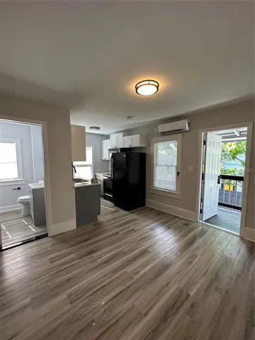 Upstairs Unit B