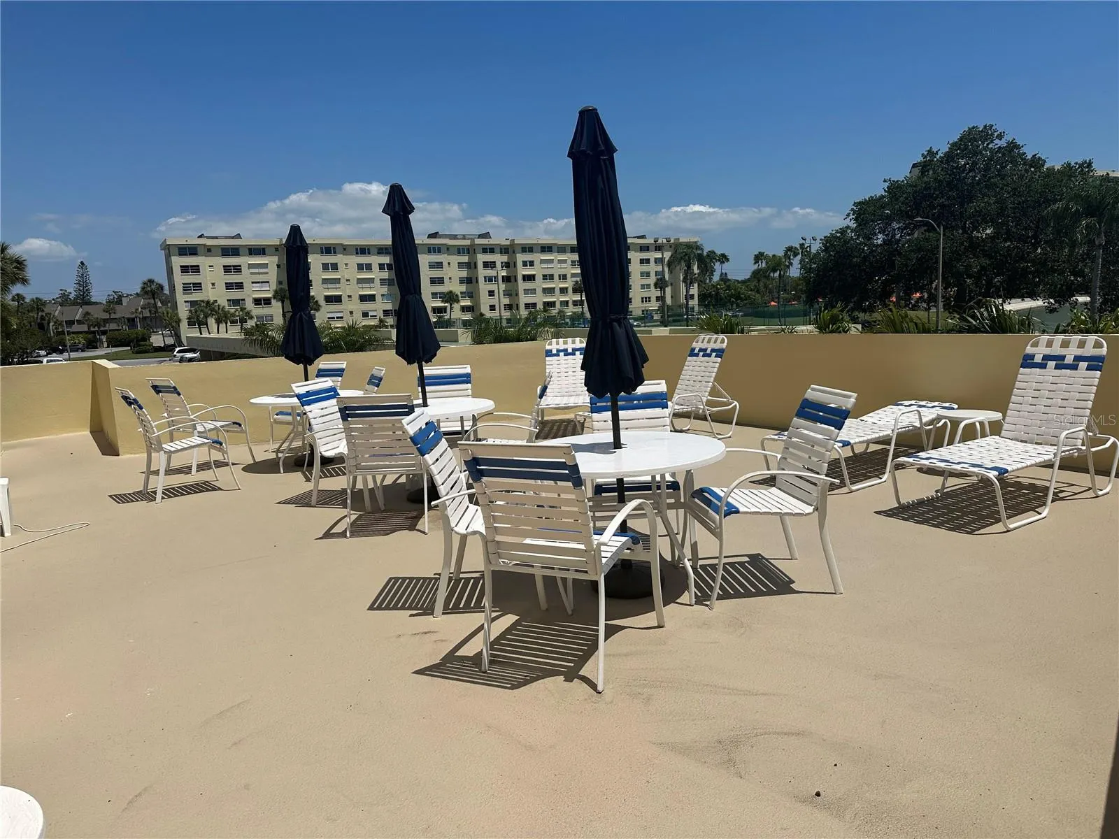 COLUMBIA PATIO-LOCATED ON 2 FLOOR
