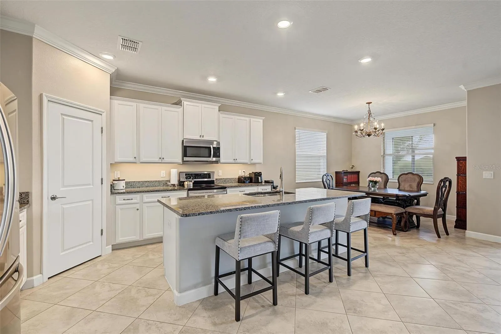 Large kitchen with lots of counter space