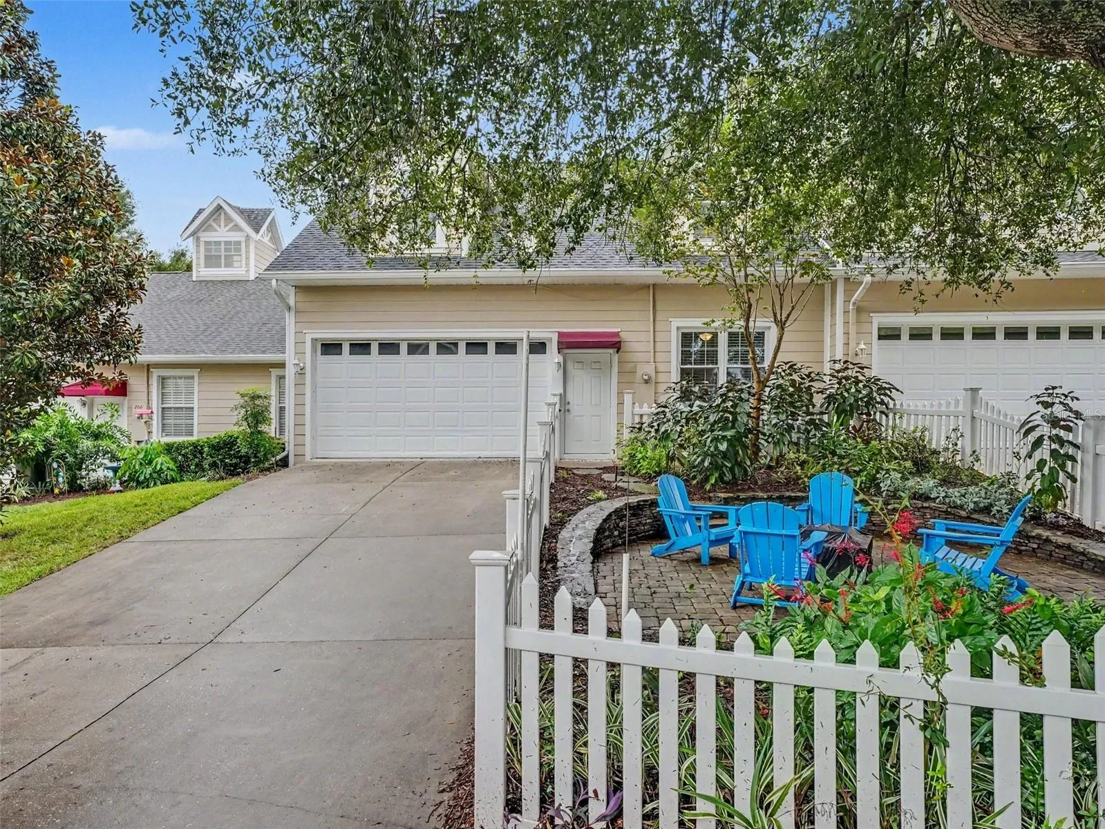 Backyard fenced in area
