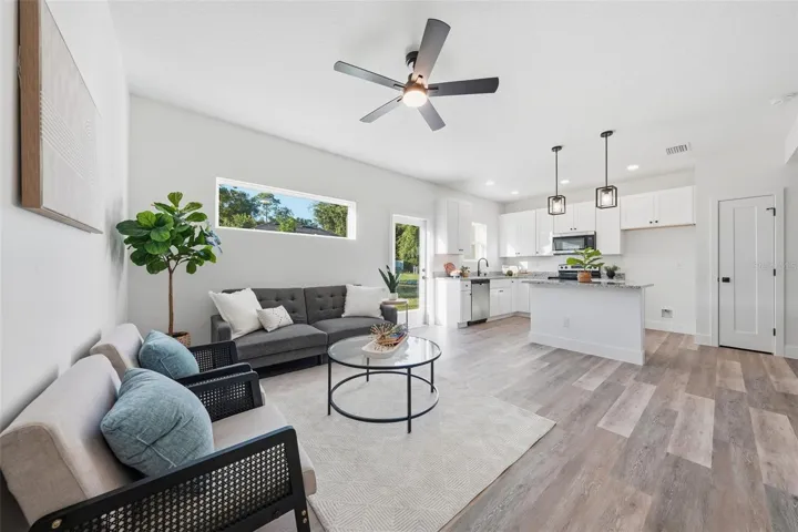 Living/Kitchen