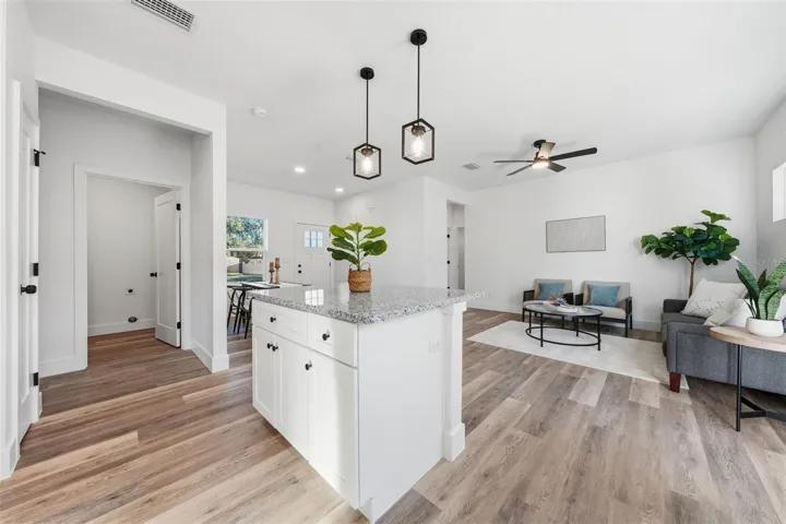 Kitchen/Living