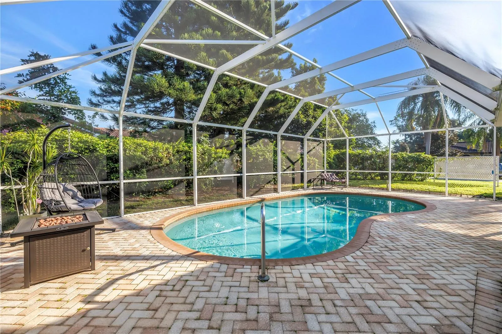 Screened-in Pool