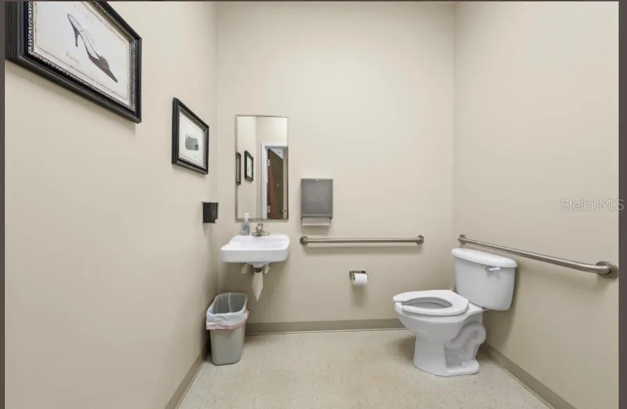 AI Rendering redesigned existing bathroom