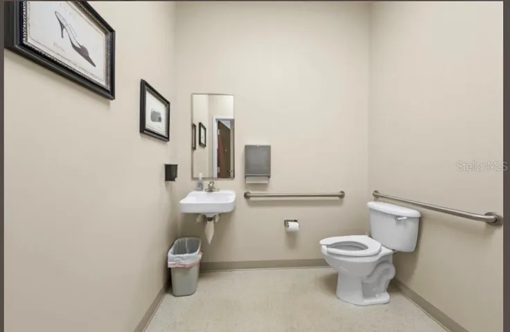 AI Rendering redesigned existing bathroom