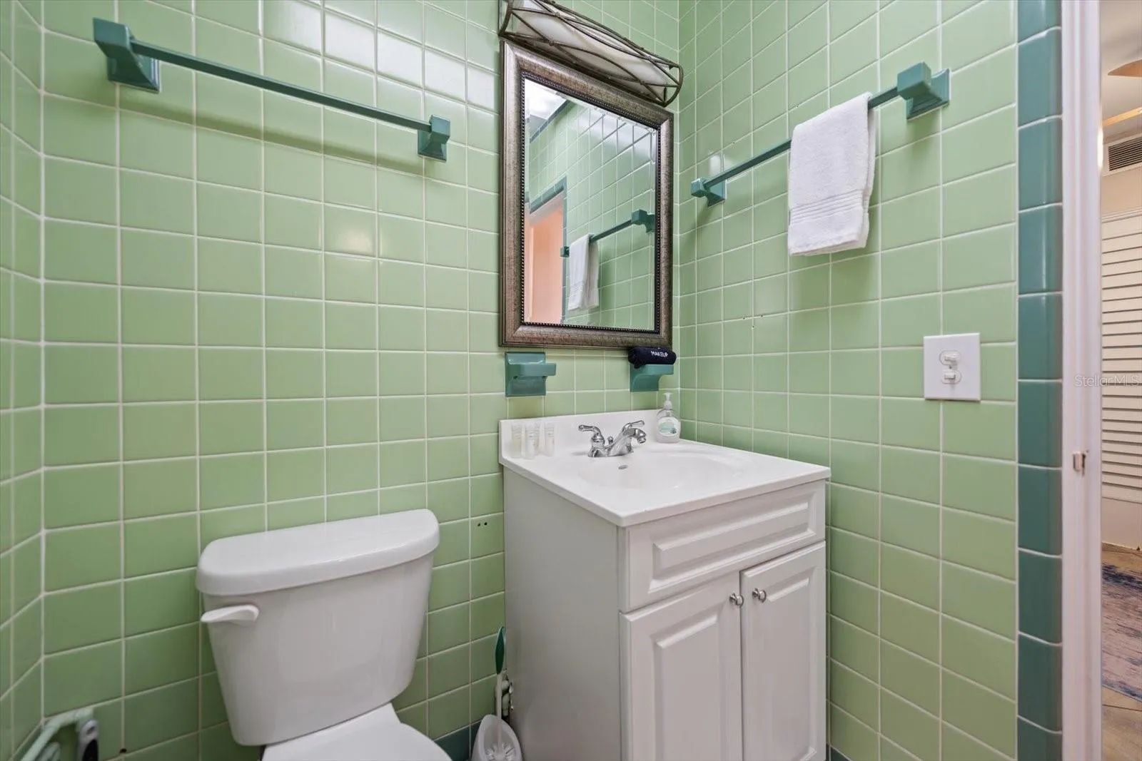 Main house 2nd bath