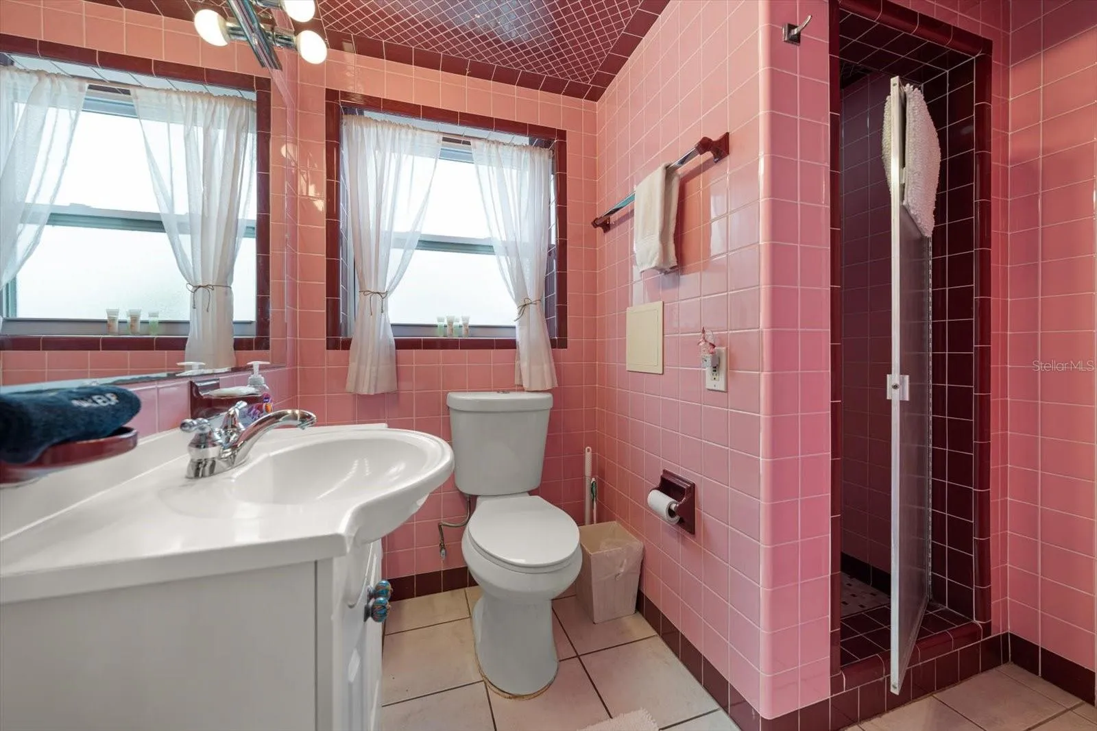 1 bedroom bath area- very retro and well done!