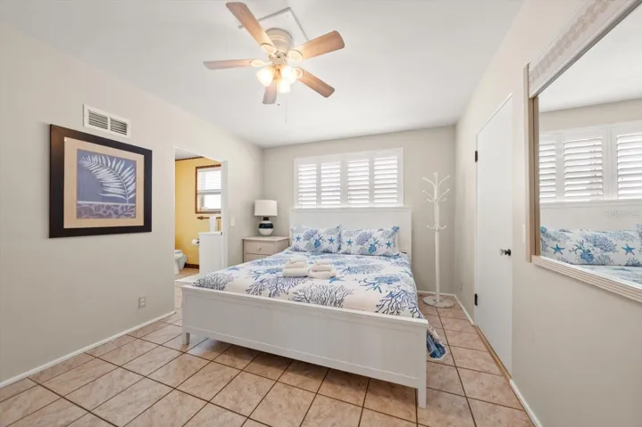 Main house 2nd bedroom