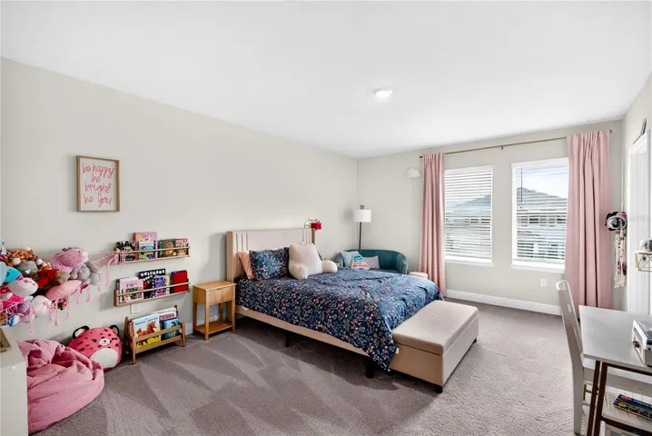 Large upstairs 2nd bedroom