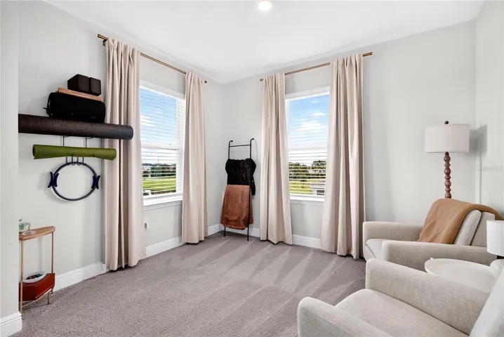 Sitting area in primary bed