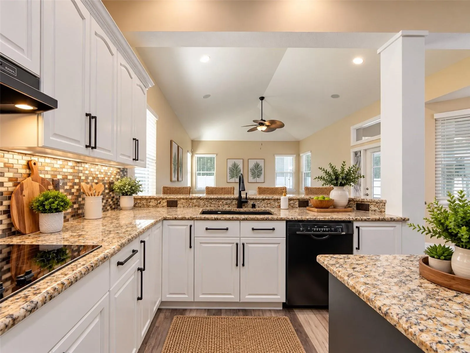 ISLAND KITCHEN