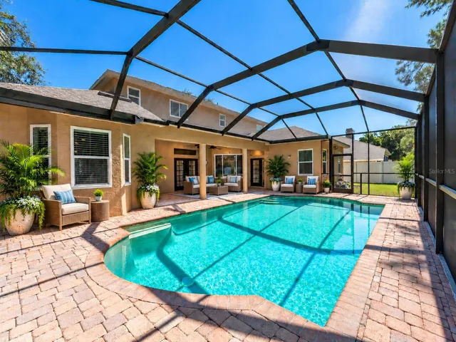 SCREENED POOL