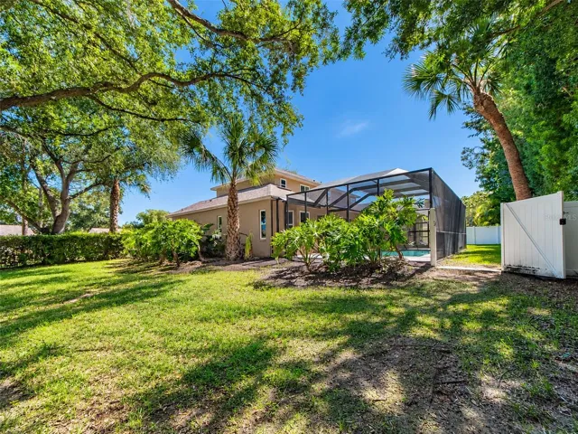 LARGE HOMESITE