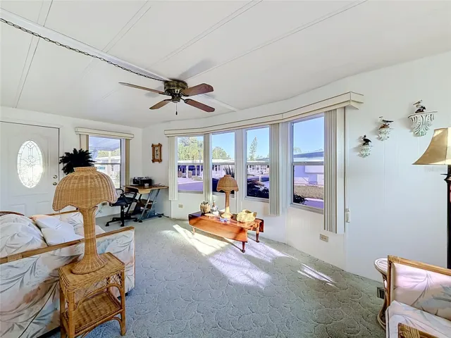 SUNROOM/BONUS ROOM OPEN TO LIVING ROOM