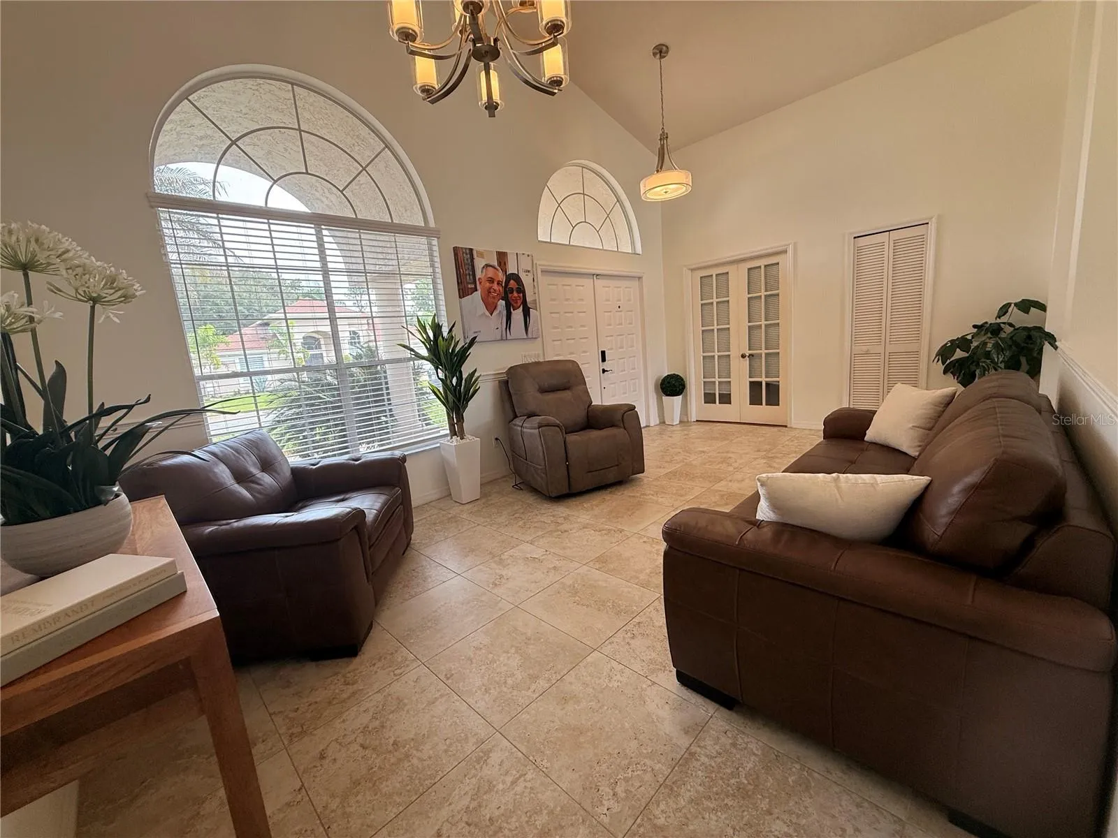 Formal Dining Room/Living Room