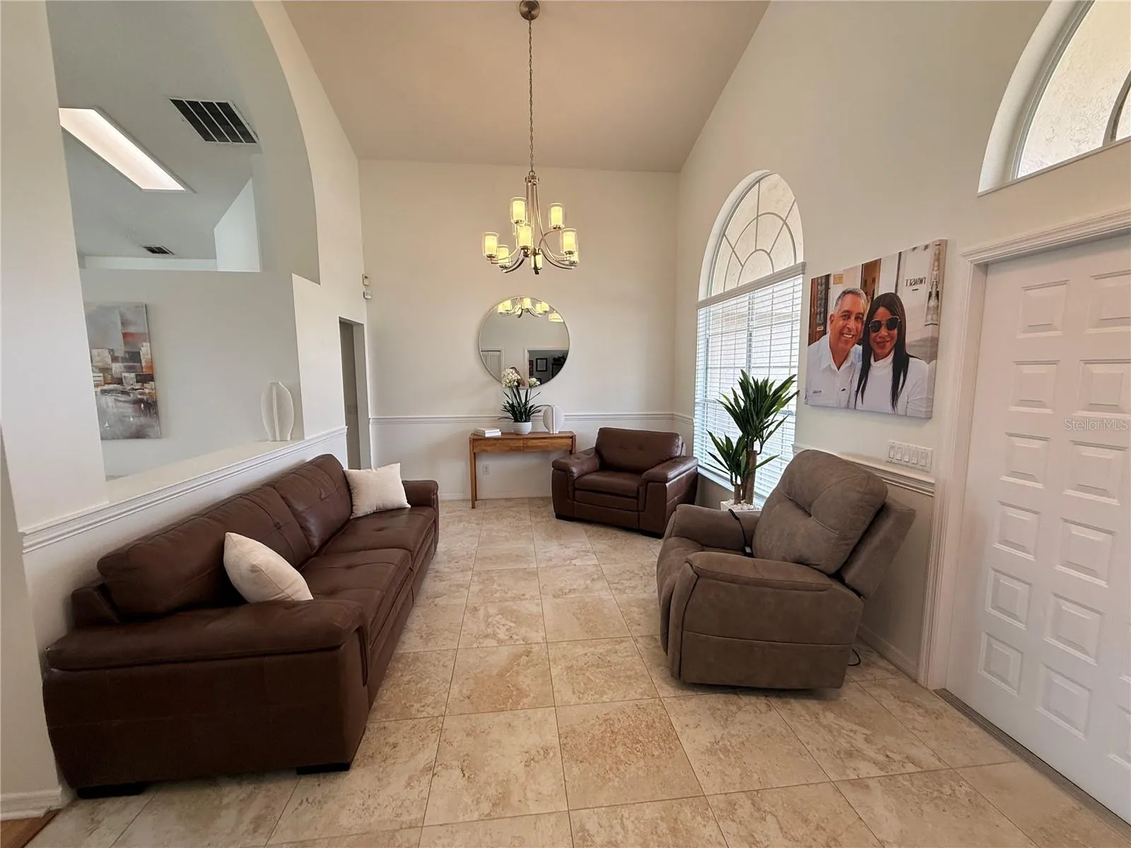 Formal Dining Room/Living Room