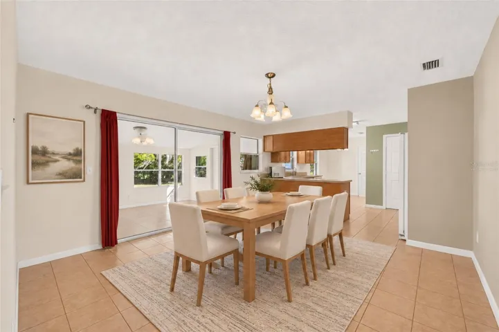 Dining Room *Virtually Staged