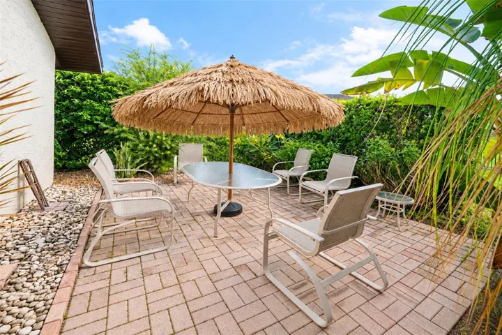 Side patio