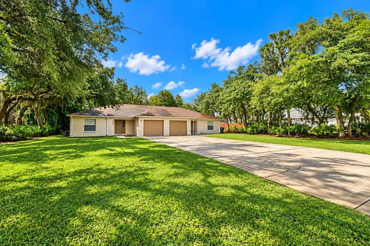 Duplex 3779 and 3781 Red Oak Court, Lake Wales, FL