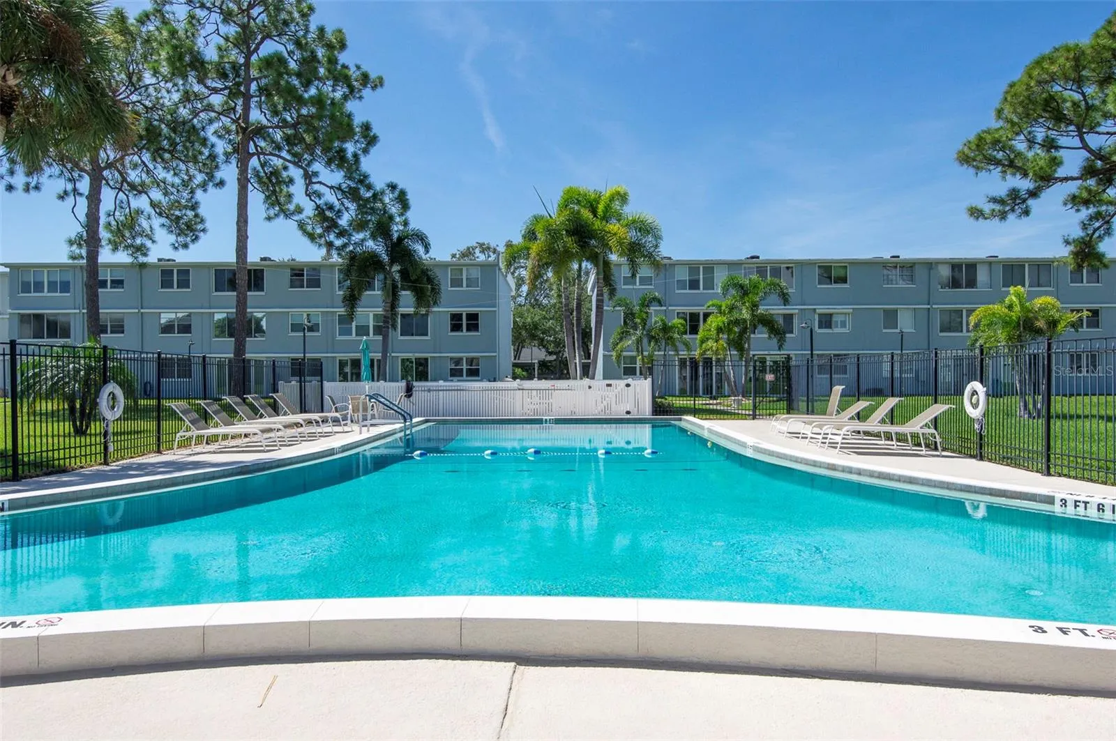 HEATED SWIMMING POOL