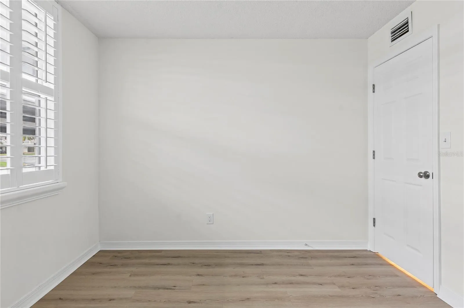 FRONT 2ND  BEDROOM