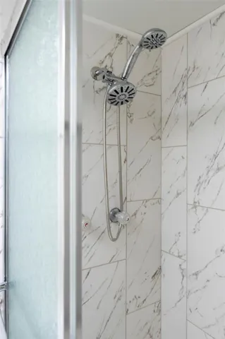 HALL SHOWER BATH