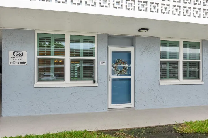 FRONT OF CORNER UNIT