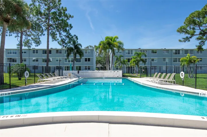 HEATED SWIMMING POOL