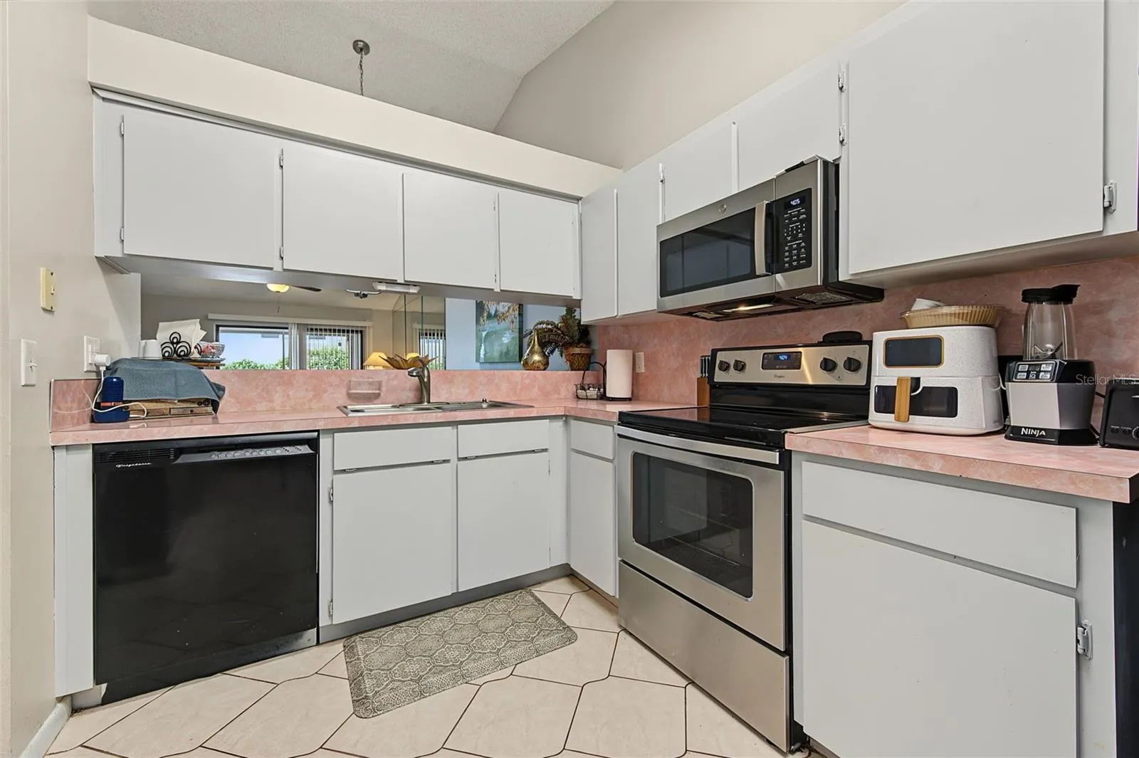 Large Kitchen with Pass through and breakfast bar