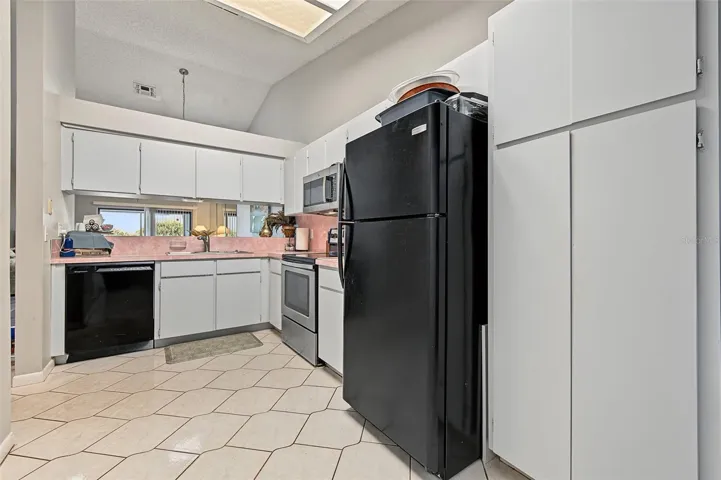 Plenty of counter &amp; cabinet space