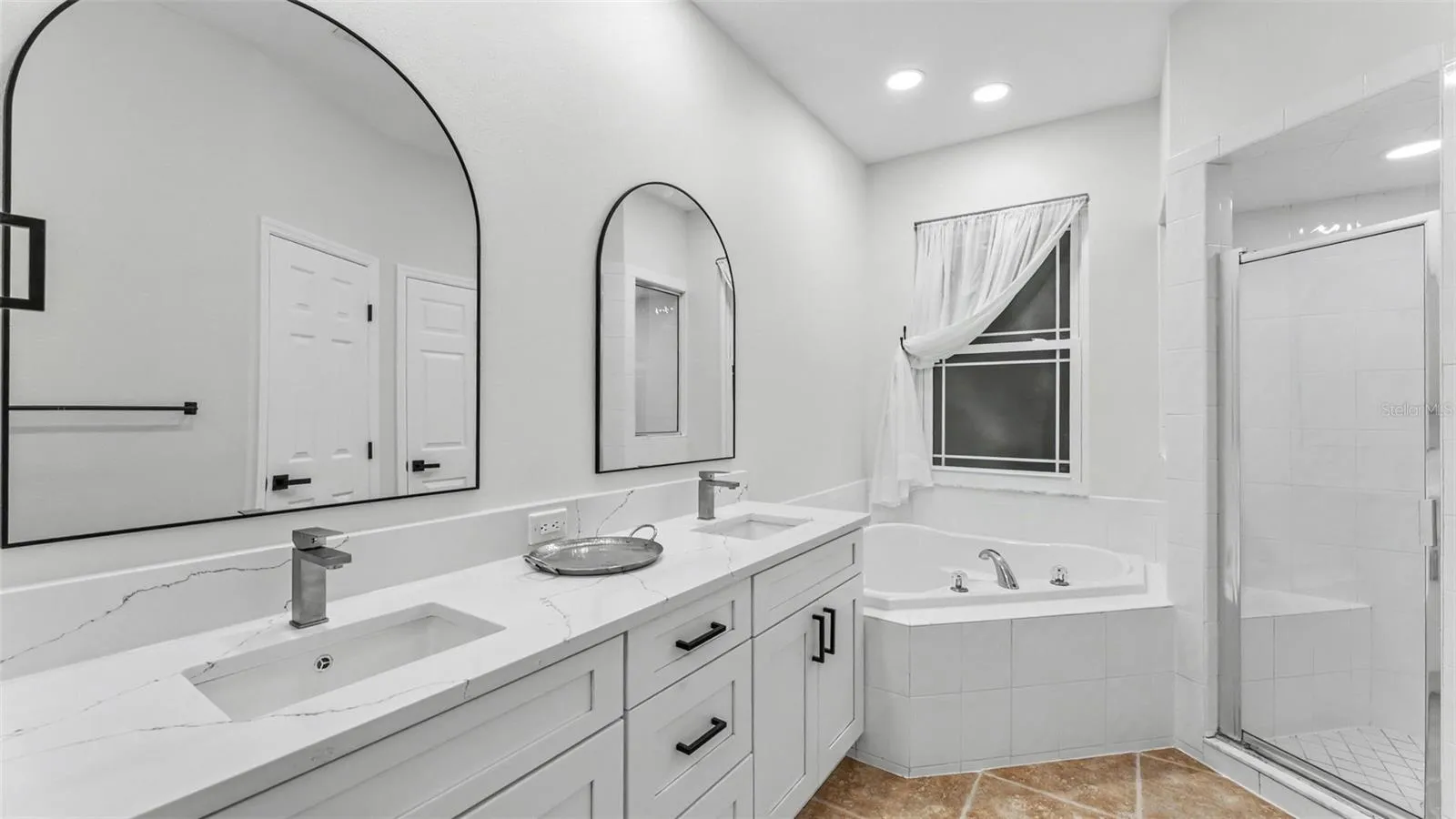 Primary Ensuite Bath with sweetheart tub