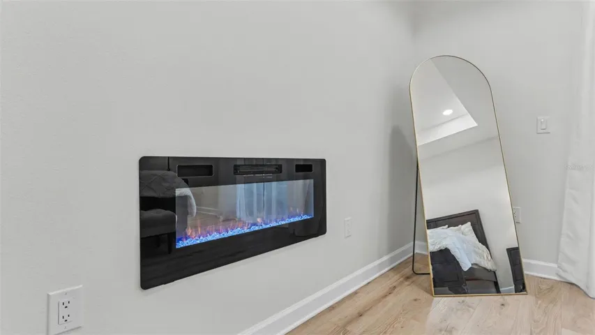 Primary suite with Fireplace