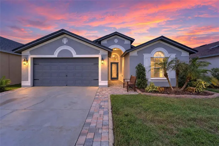 1750 LEYBOURNE LPWESLEY CHAPEL, FLMEADOW POINTE