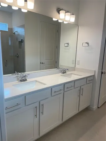 Dual sink vanity in master bath